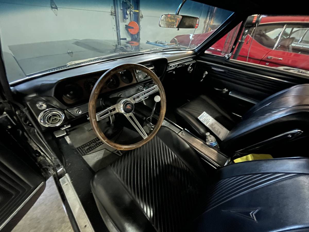 Pontiac-1965-black-10