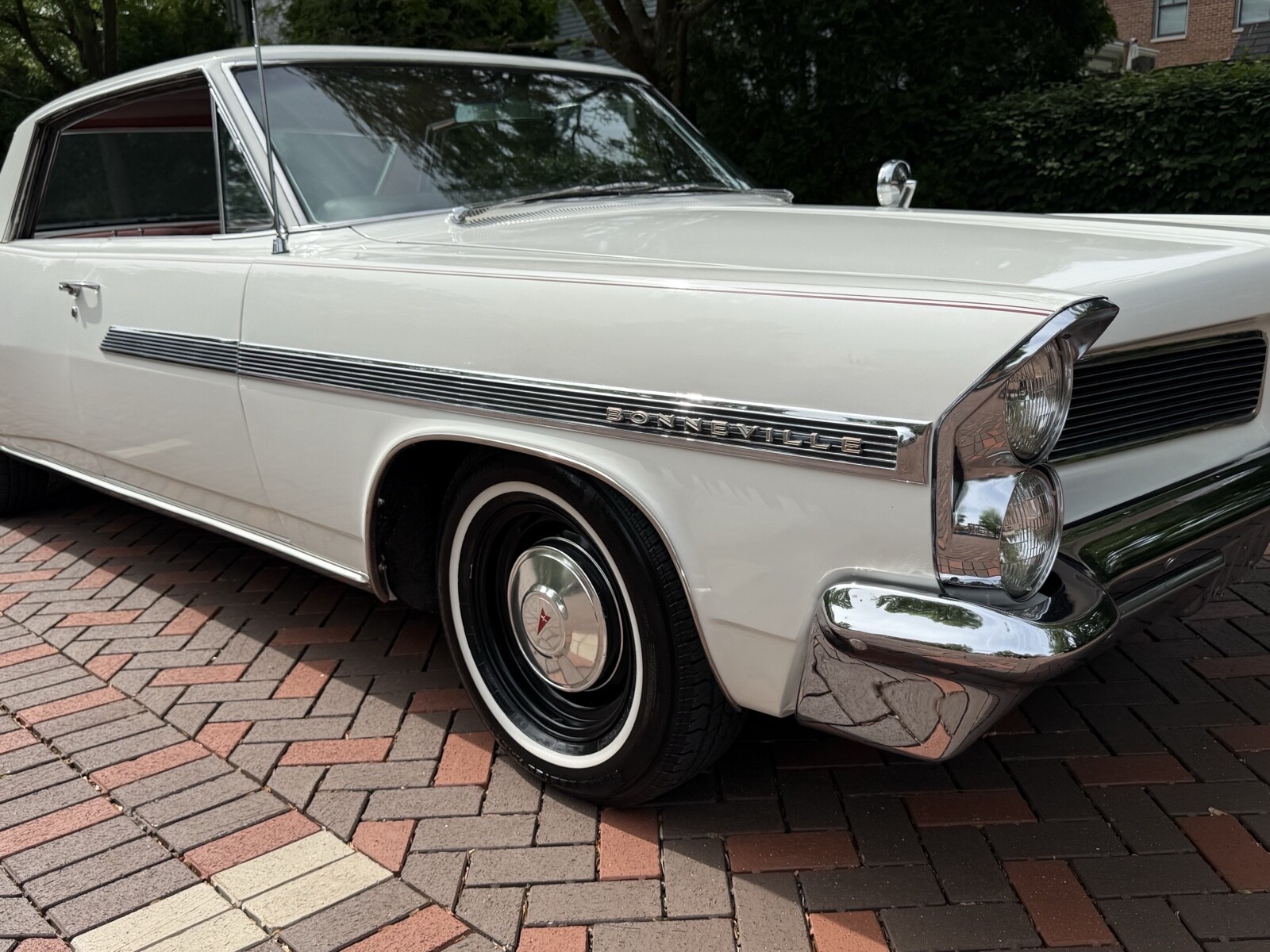 Pontiac-Bonneville-1963-10