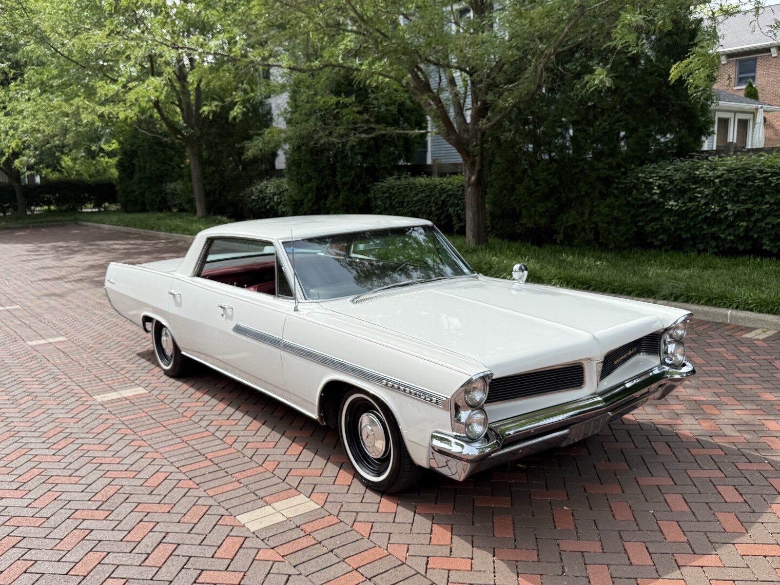 Pontiac-Bonneville-1963-11