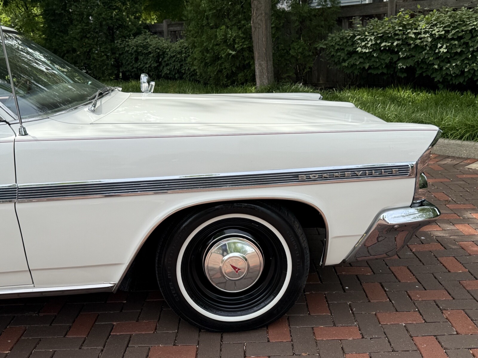 Pontiac-Bonneville-1963-13