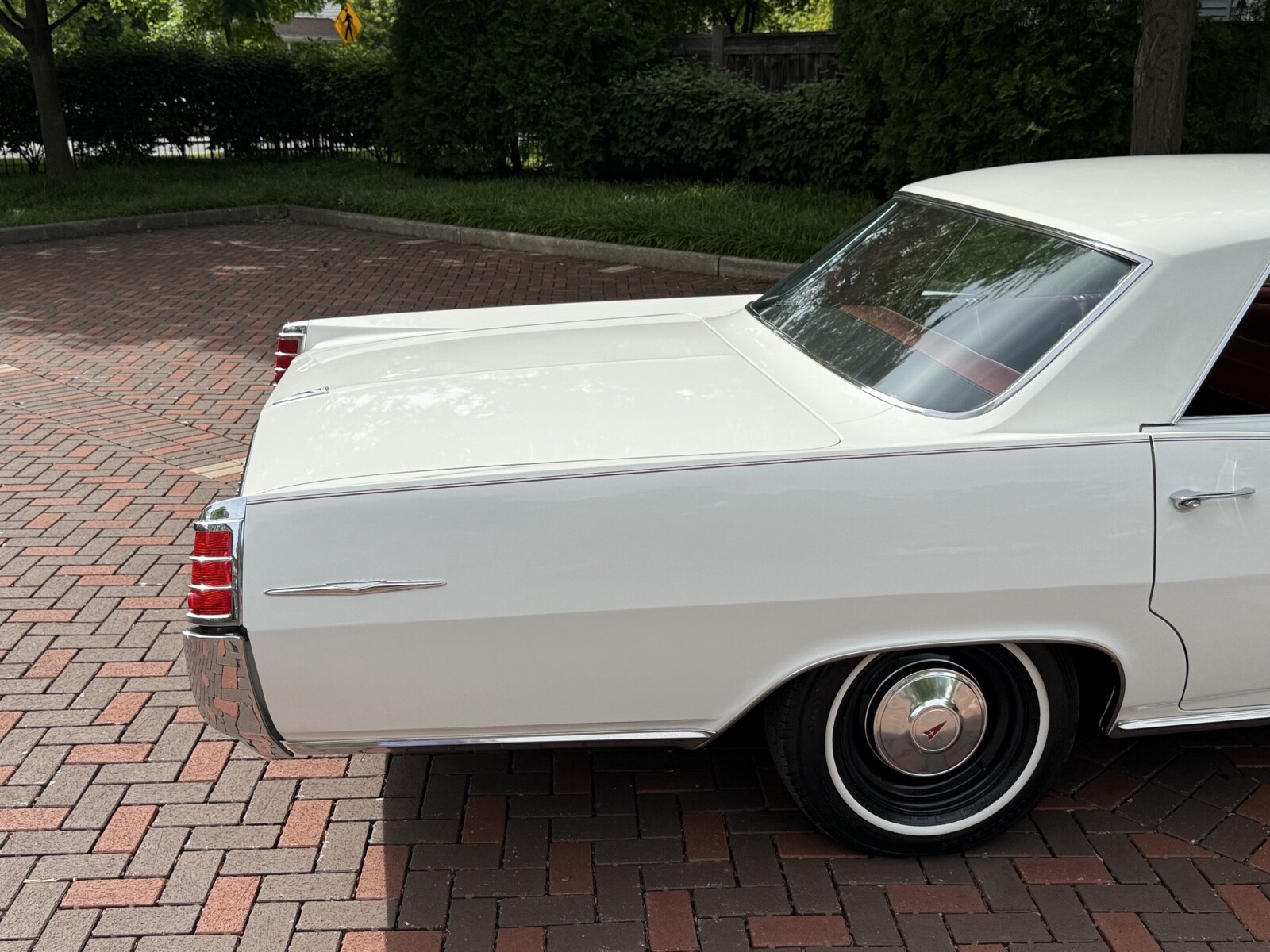 Pontiac-Bonneville-1963-18