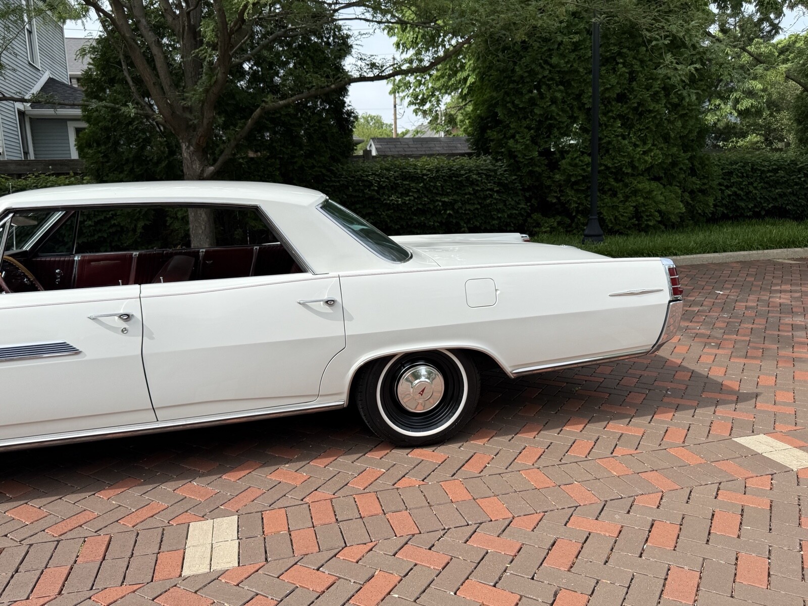 Pontiac-Bonneville-1963-2