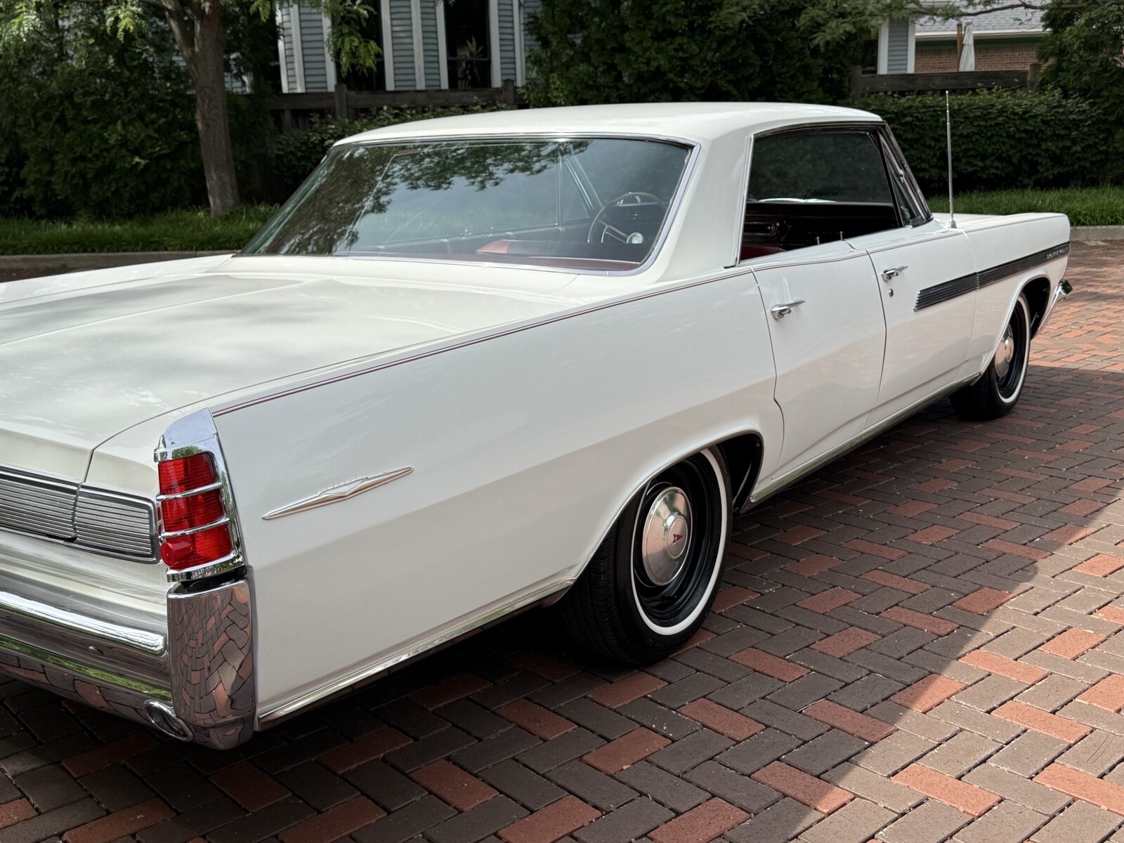 Pontiac-Bonneville-1963-21