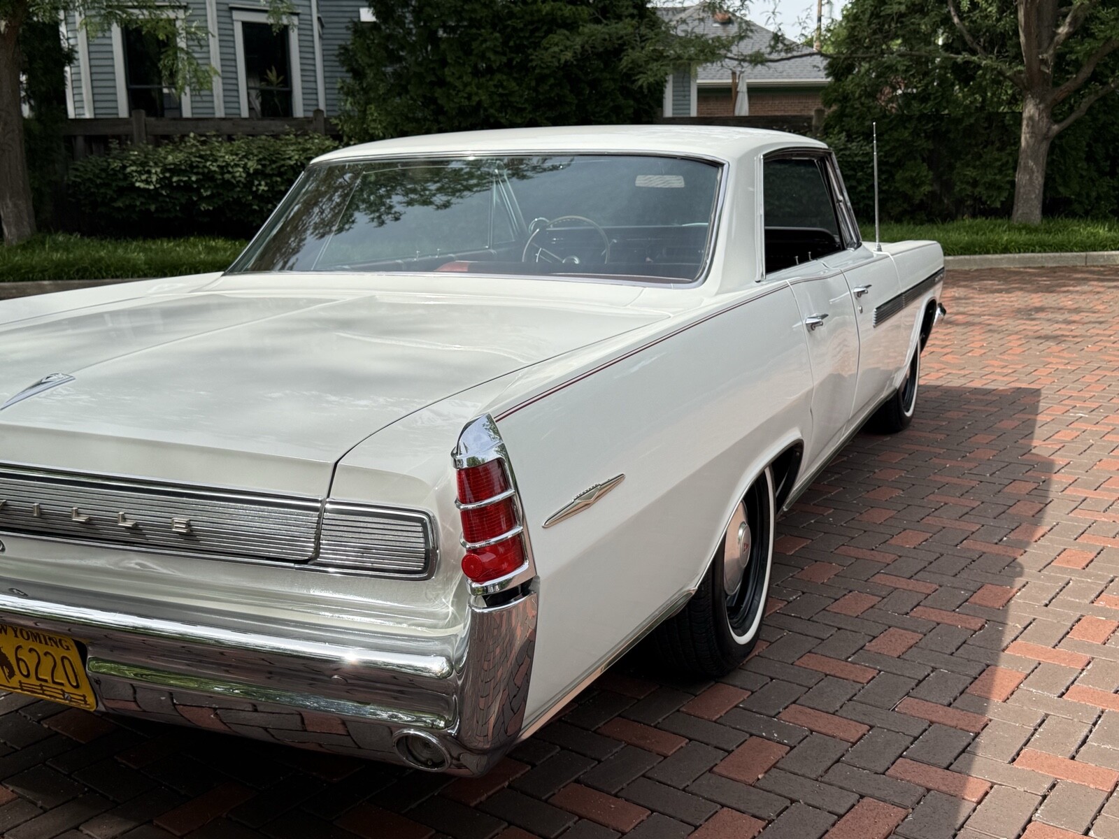 Pontiac-Bonneville-1963-22