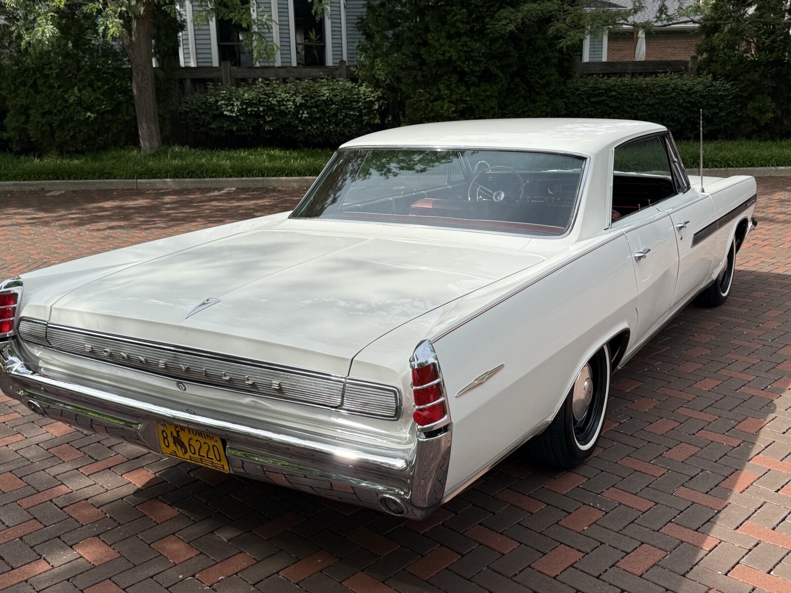 Pontiac-Bonneville-1963-23
