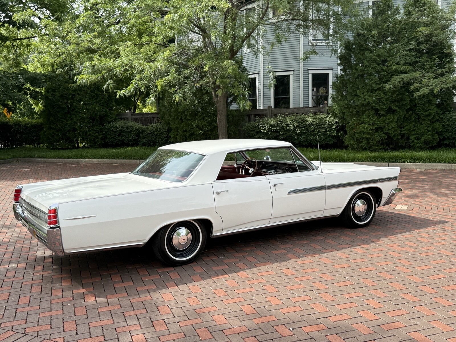 Pontiac-Bonneville-1963-26