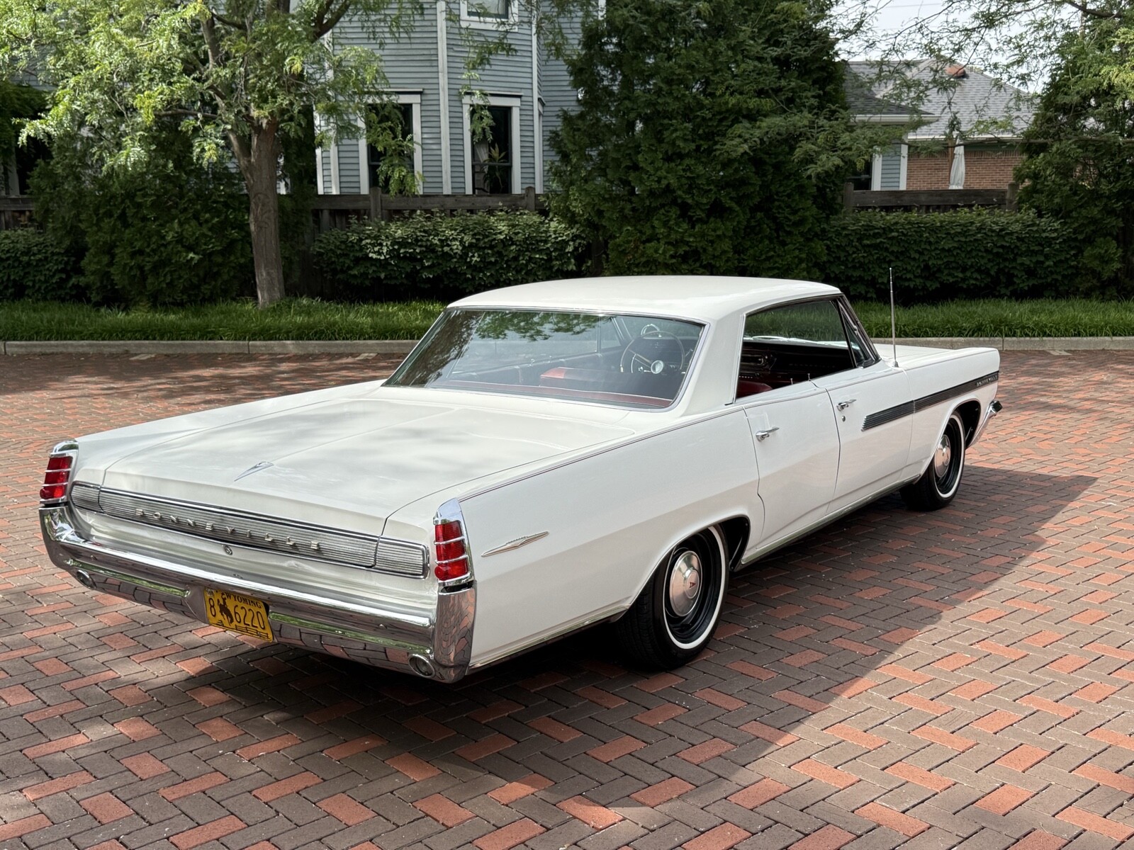 Pontiac-Bonneville-1963-28