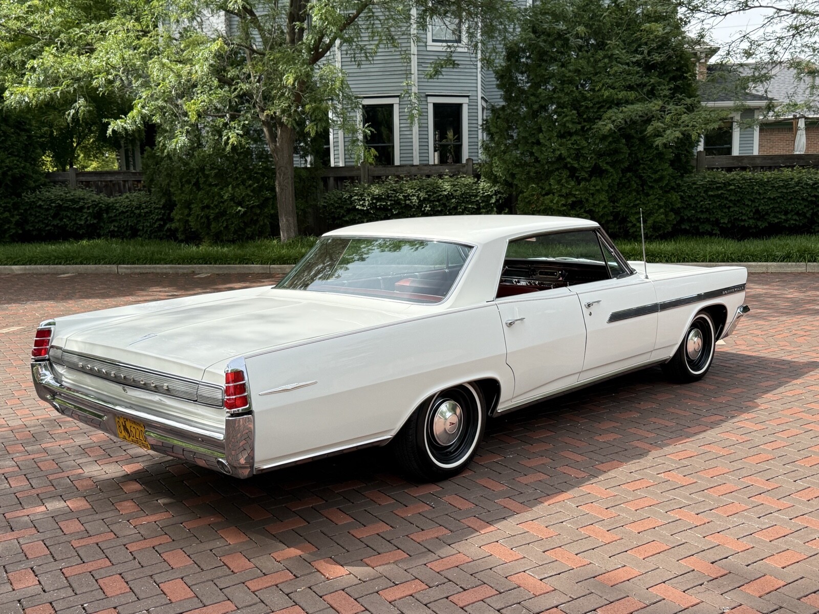 Pontiac-Bonneville-1963-29