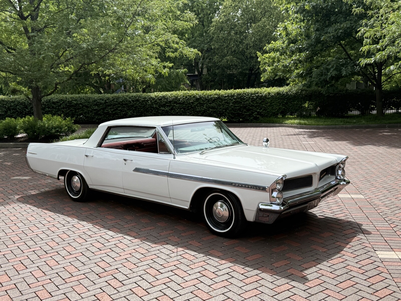 Pontiac-Bonneville-1963-30