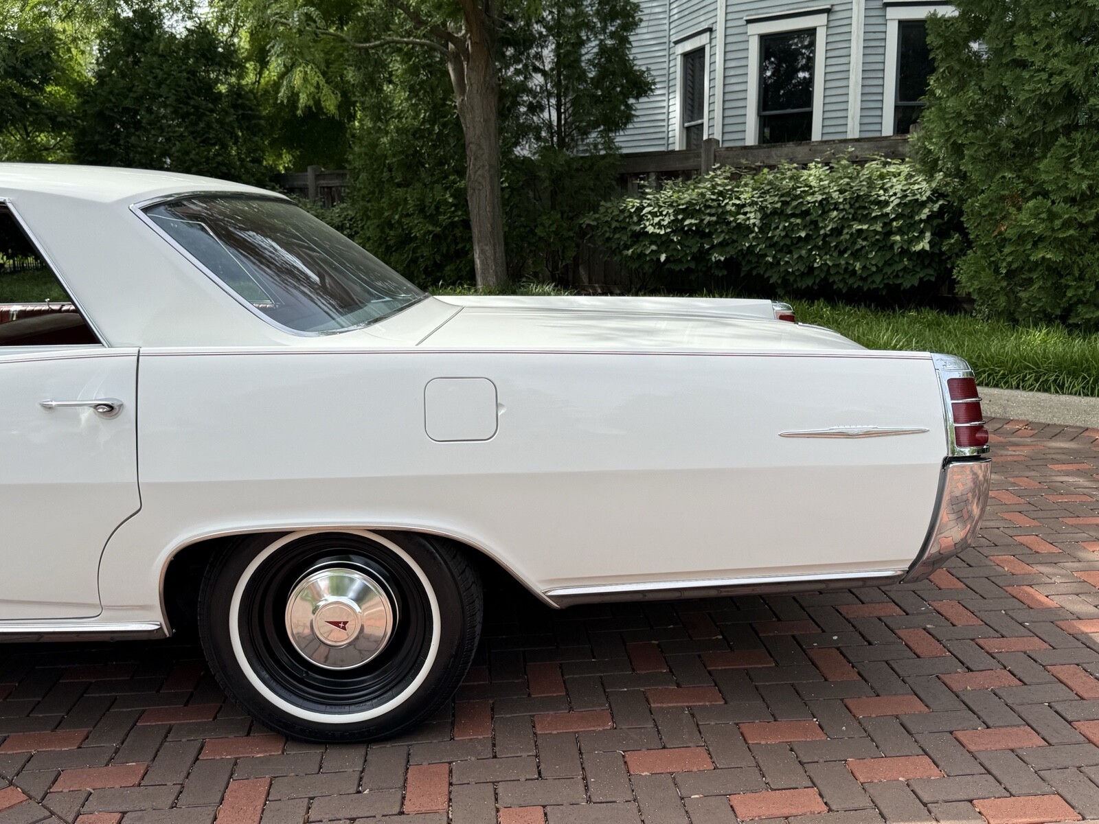 Pontiac-Bonneville-1963-35