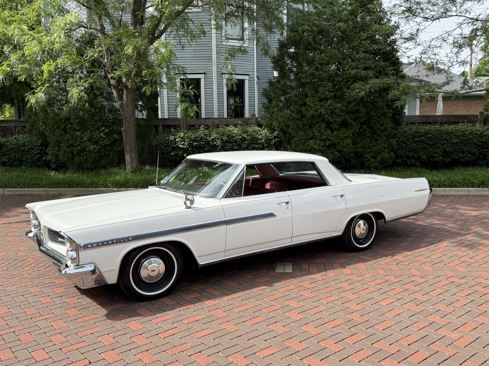 Pontiac-Bonneville-1963-37