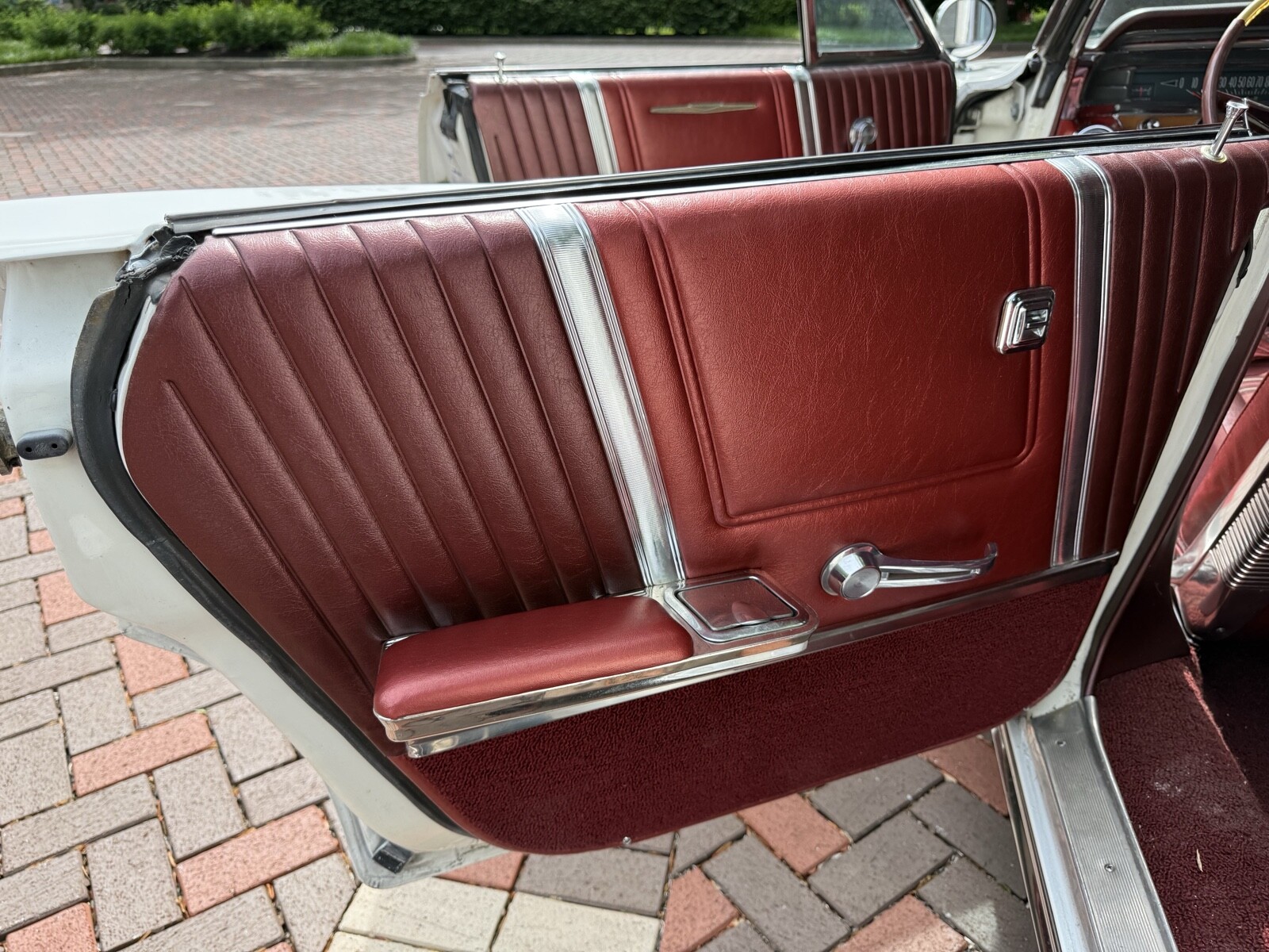 Pontiac-Bonneville-1963-39