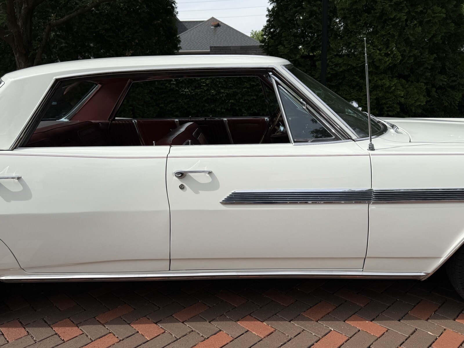 Pontiac-Bonneville-1963-8