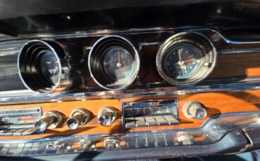 Pontiac-Bonneville-1965-Wagon-11