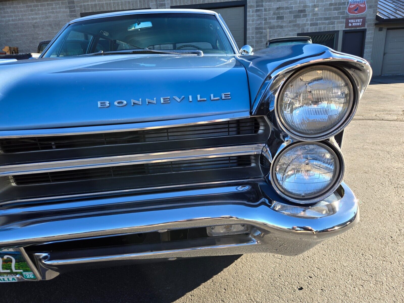 Pontiac-Bonneville-1965-Wagon-2