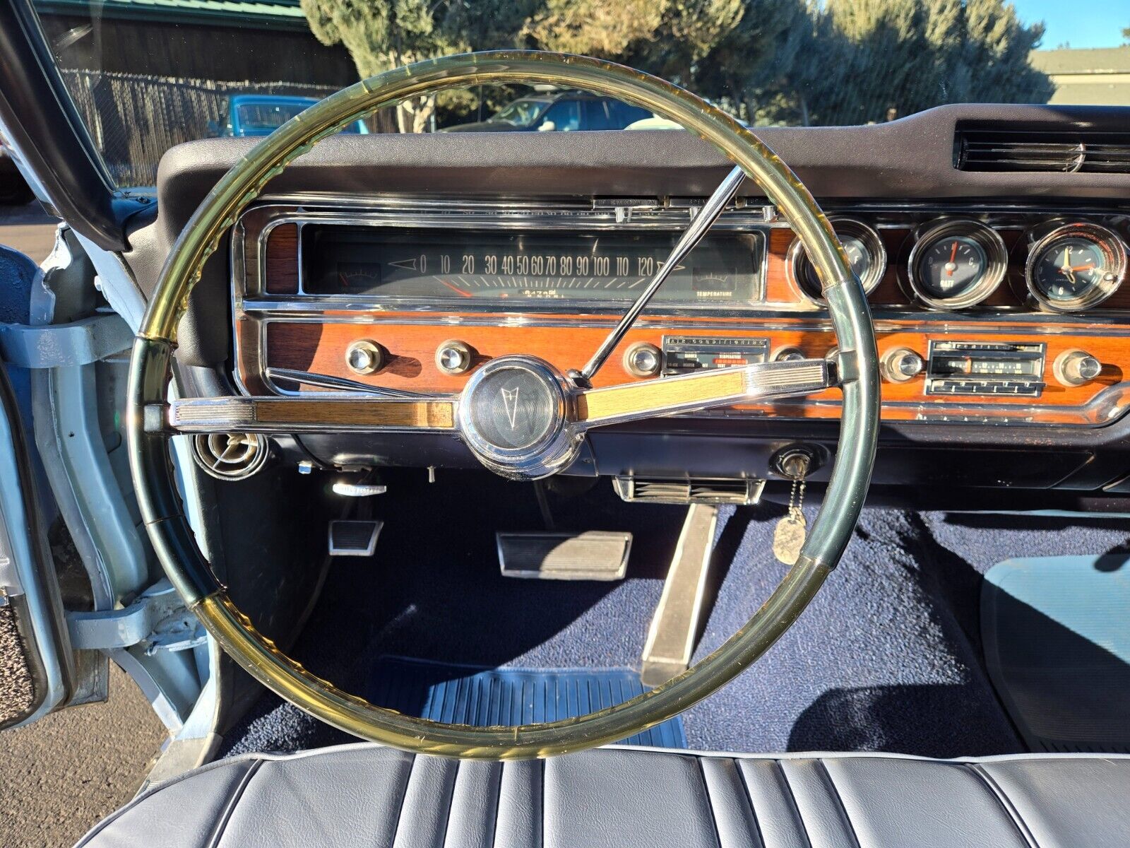 Pontiac-Bonneville-1965-Wagon-24