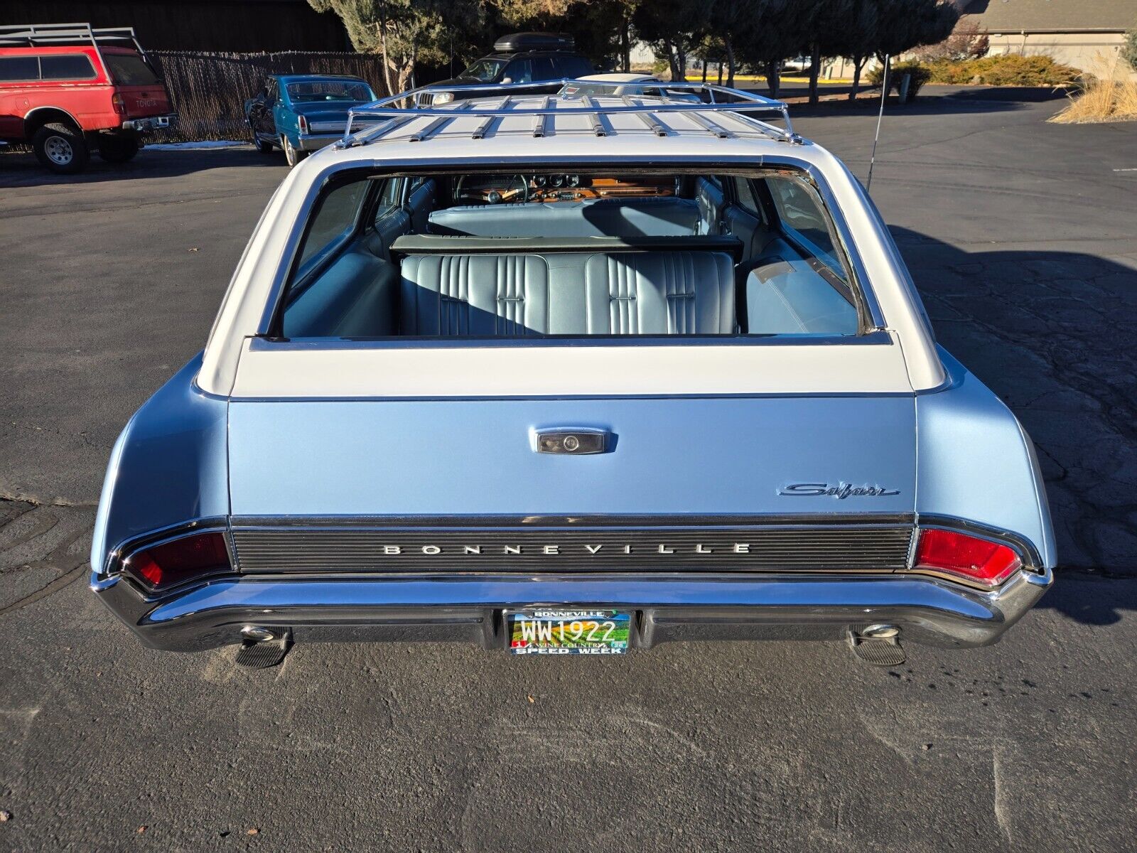 Pontiac-Bonneville-1965-Wagon-8