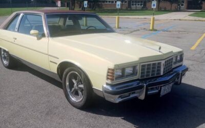 Pontiac Bonneville  1977 yellow