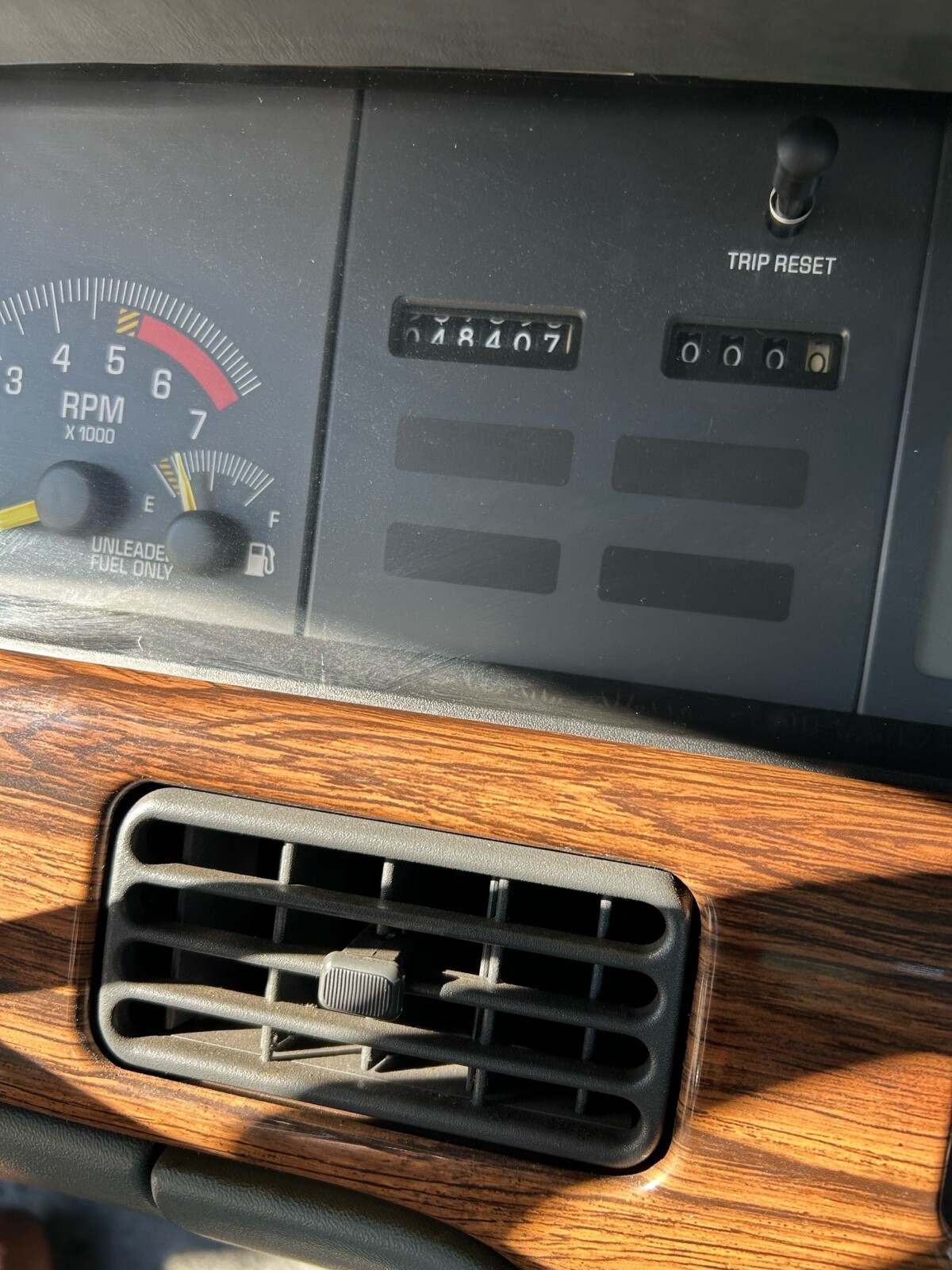 Pontiac-Bonneville-1988-13