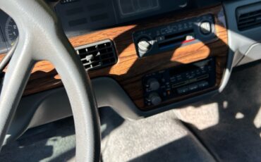 Pontiac-Bonneville-1988-14