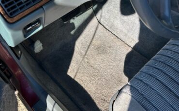 Pontiac-Bonneville-1988-8
