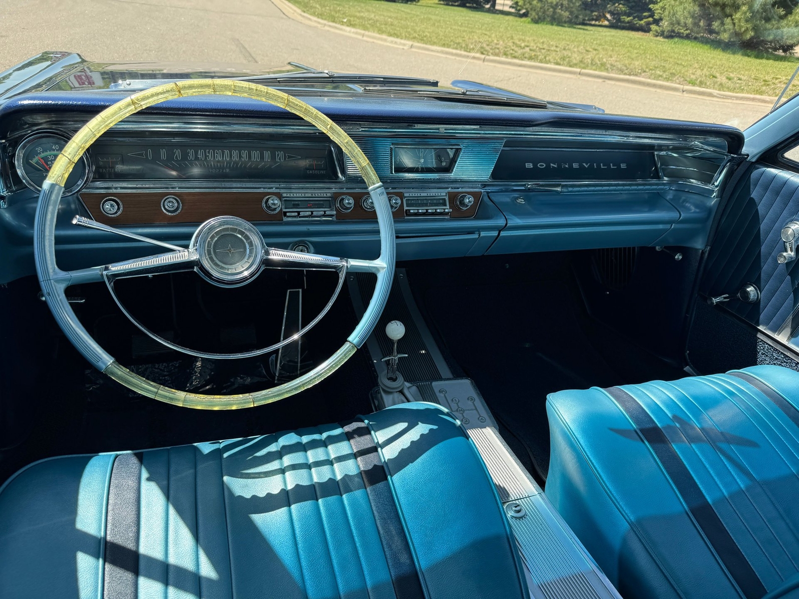 Pontiac-Bonneville-Safari-Station-Wagon-4-Speed-1963-Wagon-10