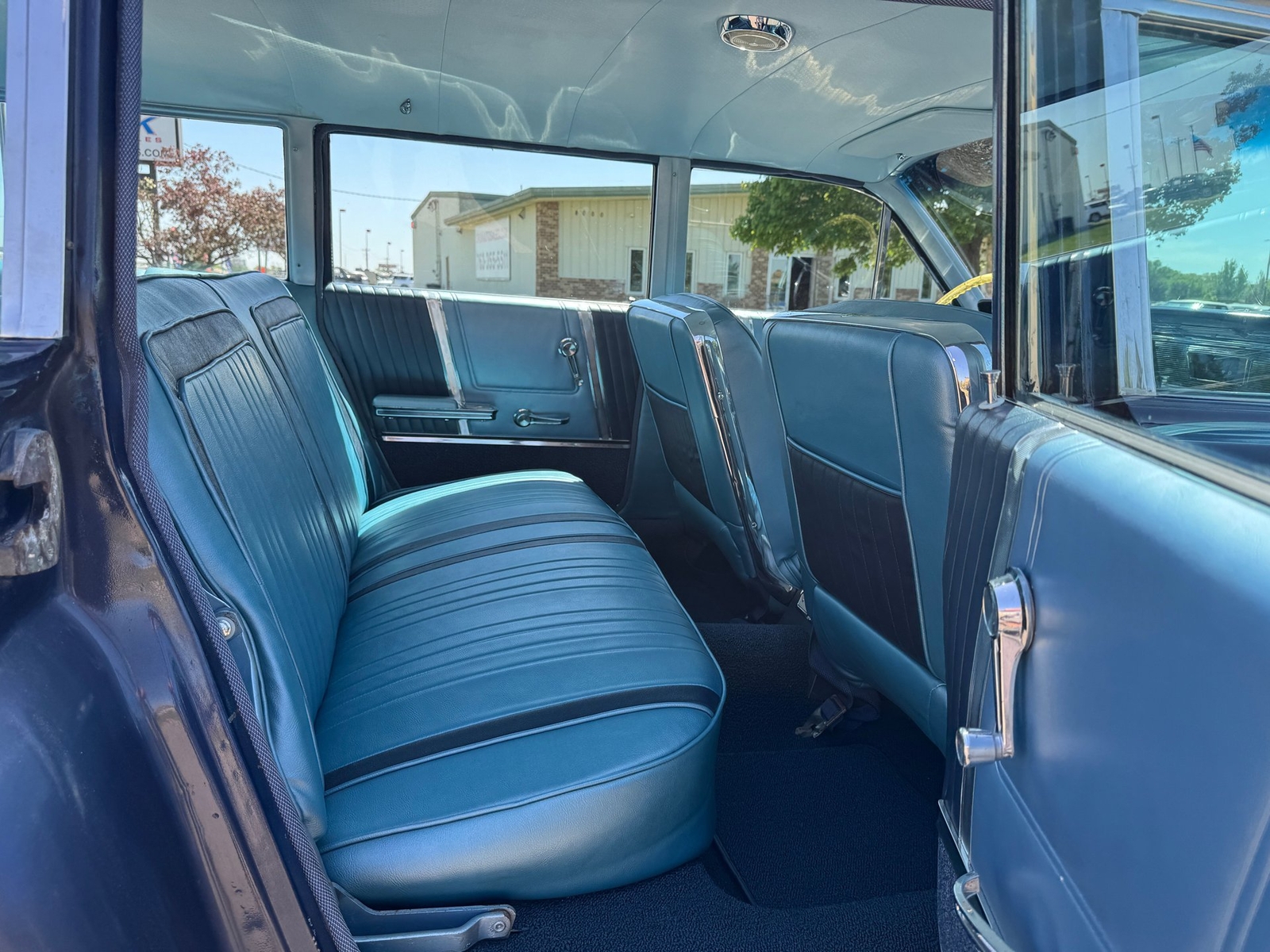 Pontiac-Bonneville-Safari-Station-Wagon-4-Speed-1963-Wagon-12