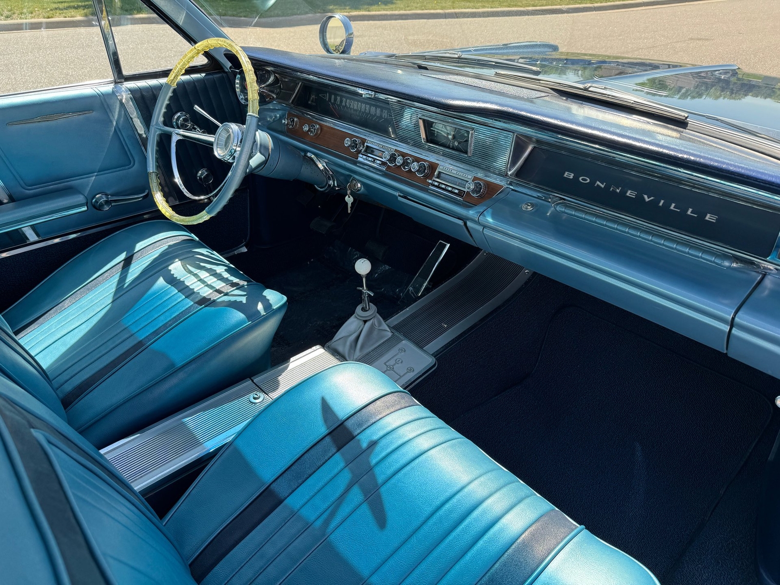 Pontiac-Bonneville-Safari-Station-Wagon-4-Speed-1963-Wagon-14