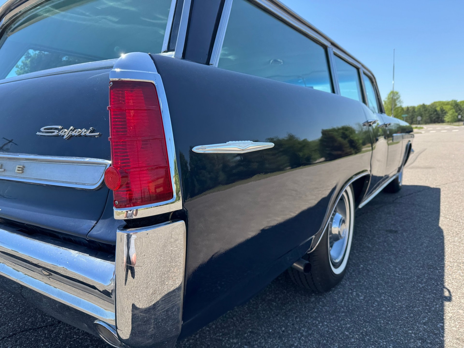 Pontiac-Bonneville-Safari-Station-Wagon-4-Speed-1963-Wagon-27