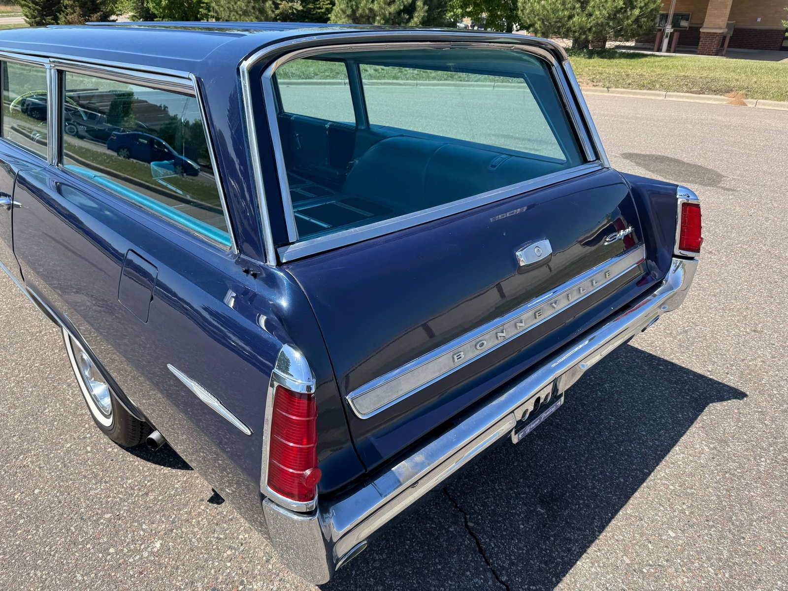 Pontiac-Bonneville-Safari-Station-Wagon-4-Speed-1963-Wagon-32