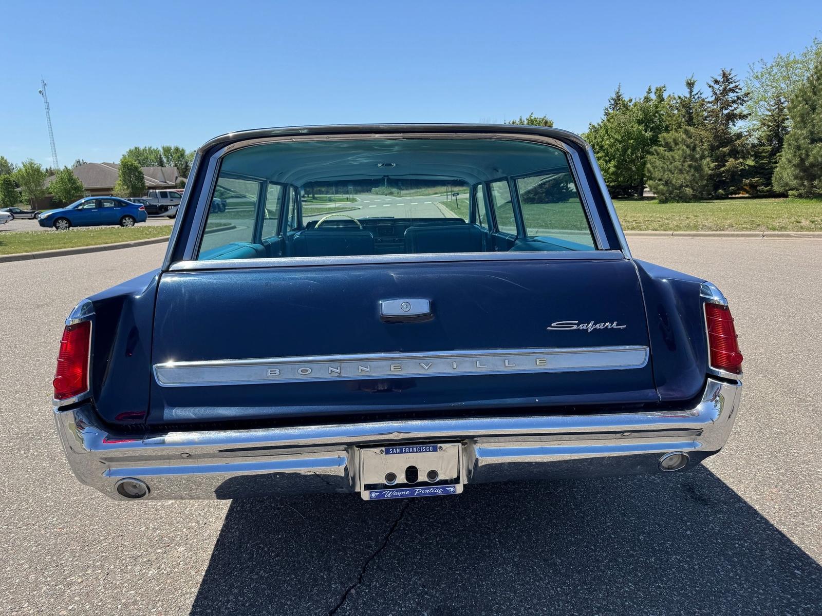 Pontiac-Bonneville-Safari-Station-Wagon-4-Speed-1963-Wagon-4