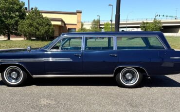 Pontiac-Bonneville-Safari-Station-Wagon-4-Speed-1963-Wagon-6