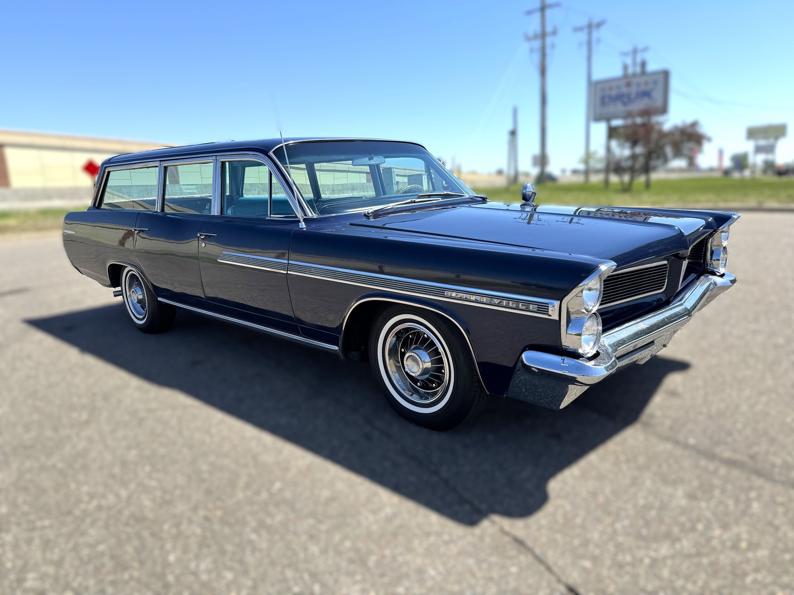 Pontiac-Bonneville-Safari-Station-Wagon-4-Speed-1963-Wagon