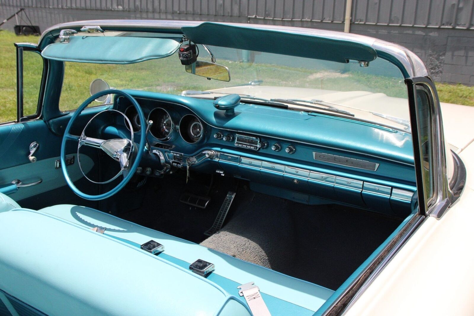 Pontiac-Catalina-1959-2-Door-16