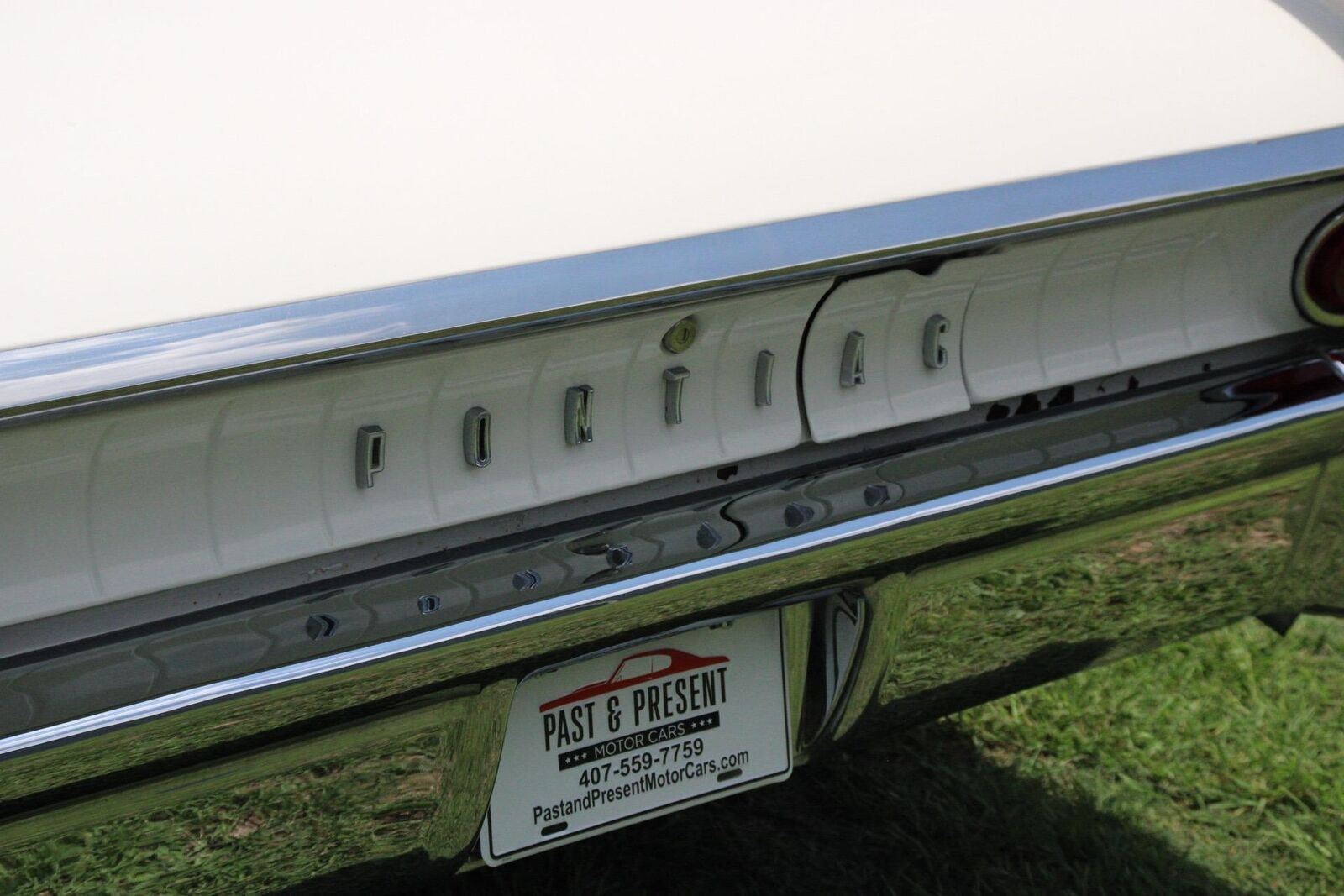 Pontiac-Catalina-1959-2-Door-25