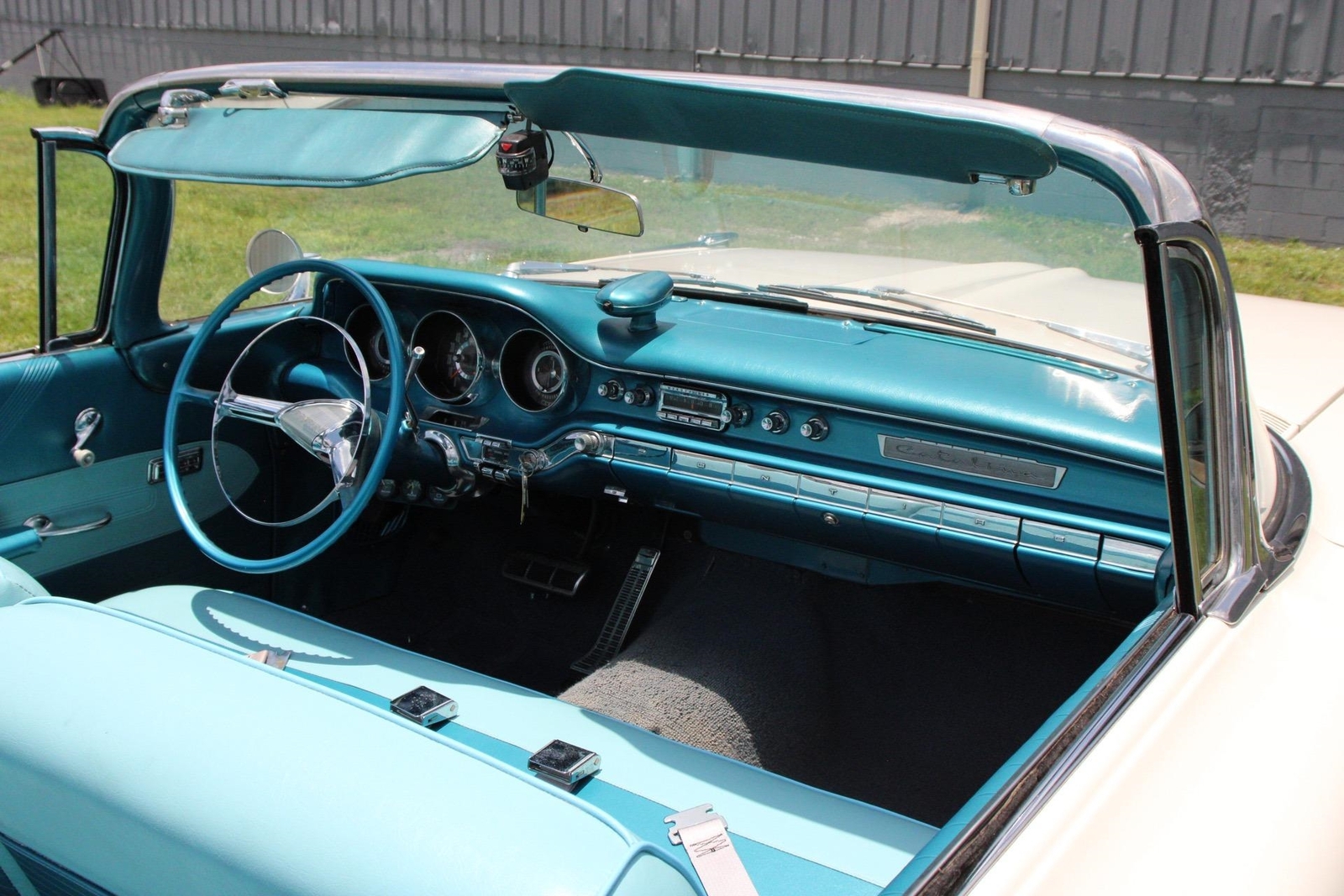 Pontiac-Catalina-1959-2-Door-32