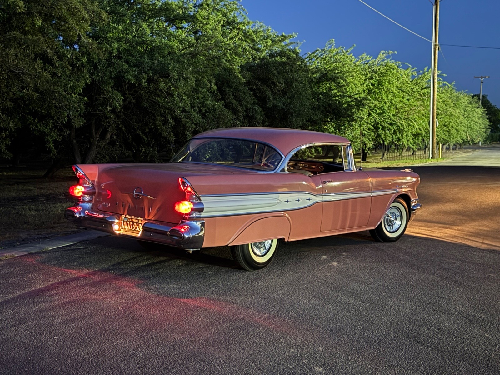Pontiac-Chieftain-1957-Coupe-1
