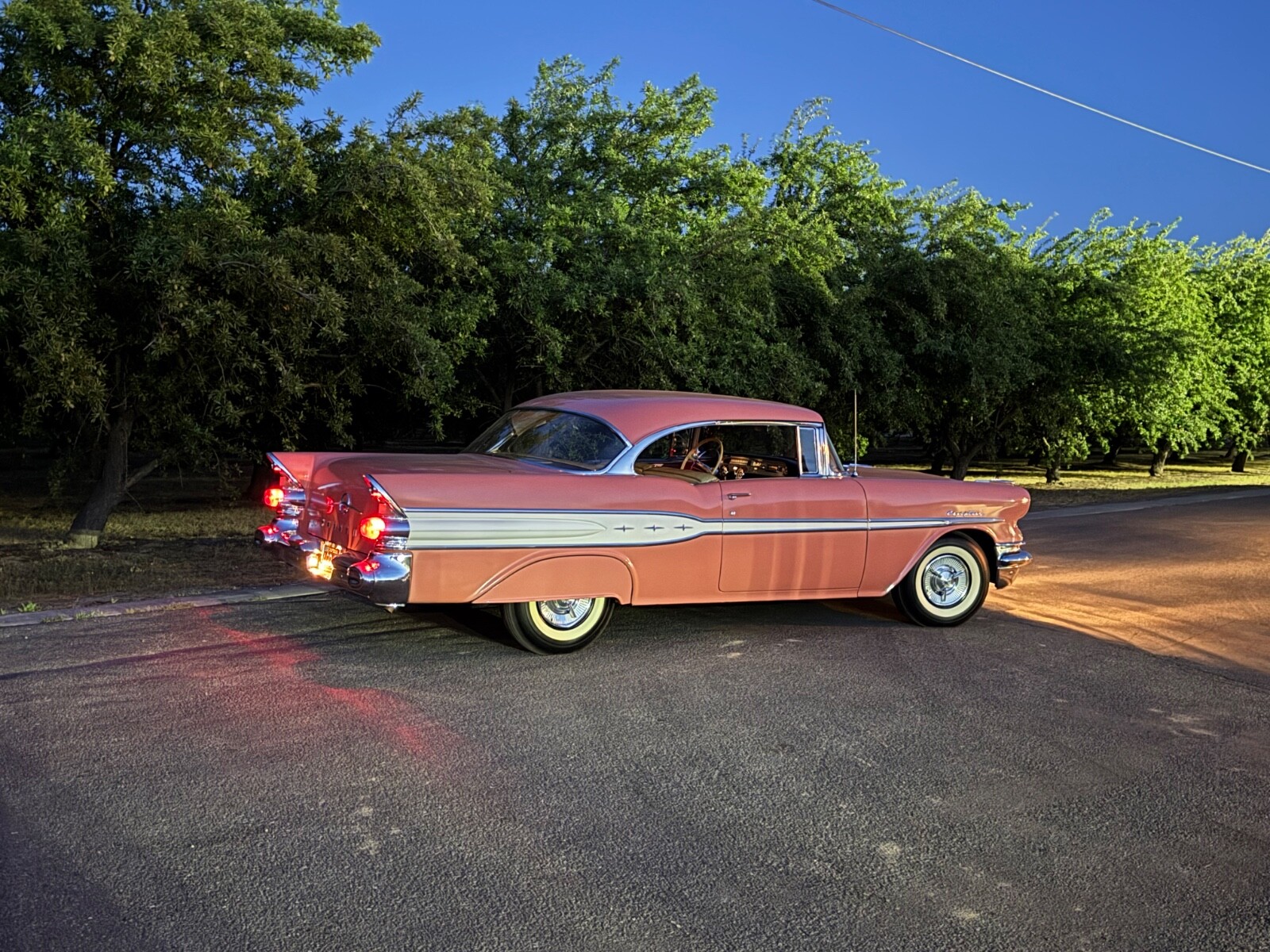 Pontiac-Chieftain-1957-Coupe-2