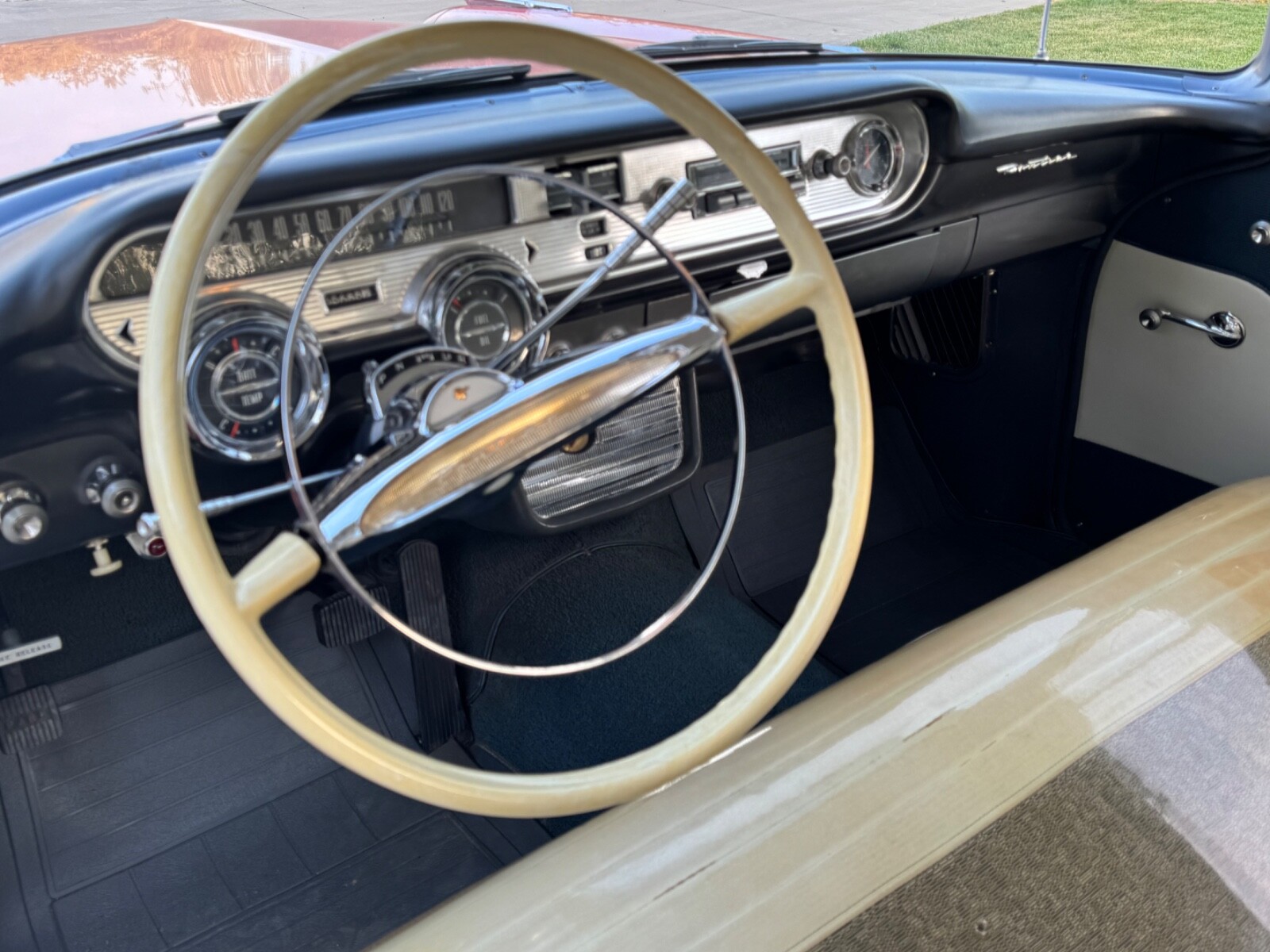 Pontiac-Chieftain-1957-Coupe-21