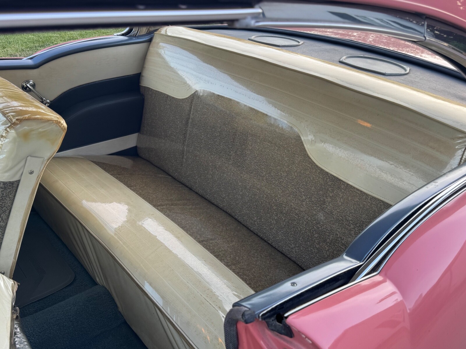 Pontiac-Chieftain-1957-Coupe-22