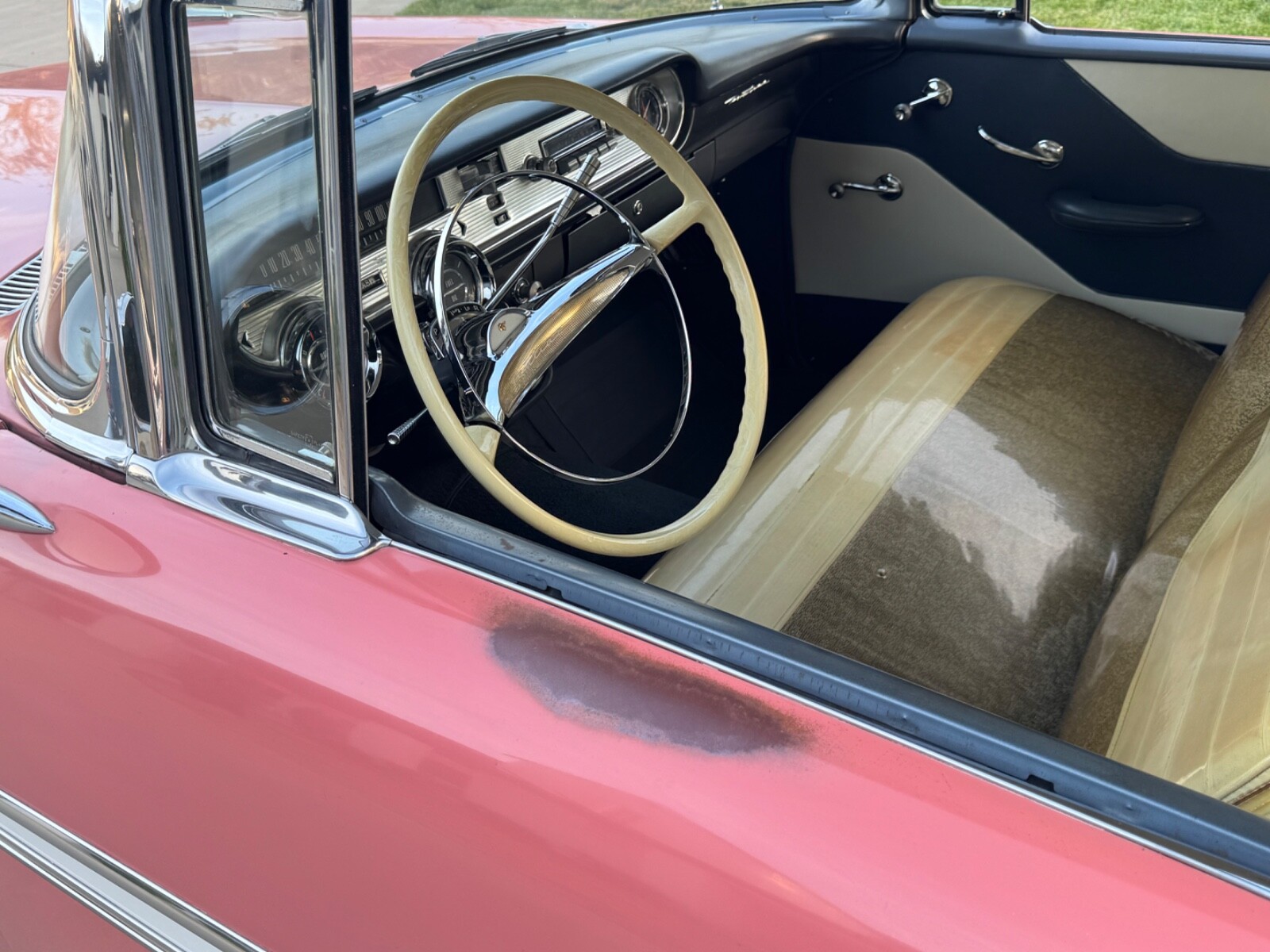 Pontiac-Chieftain-1957-Coupe-25