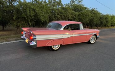 Pontiac-Chieftain-1957-Coupe-4