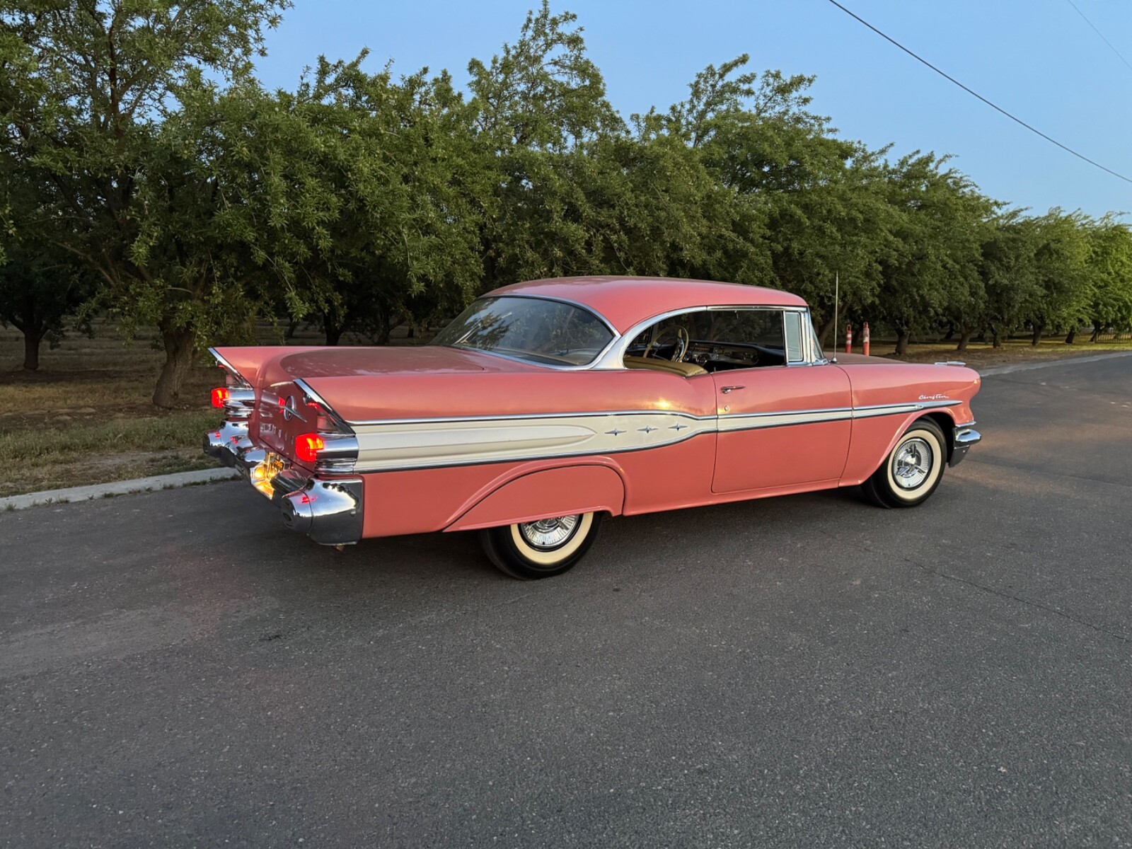 Pontiac-Chieftain-1957-Coupe-4