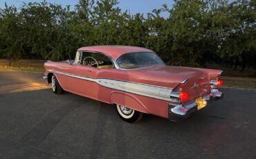 Pontiac-Chieftain-1957-Coupe-7
