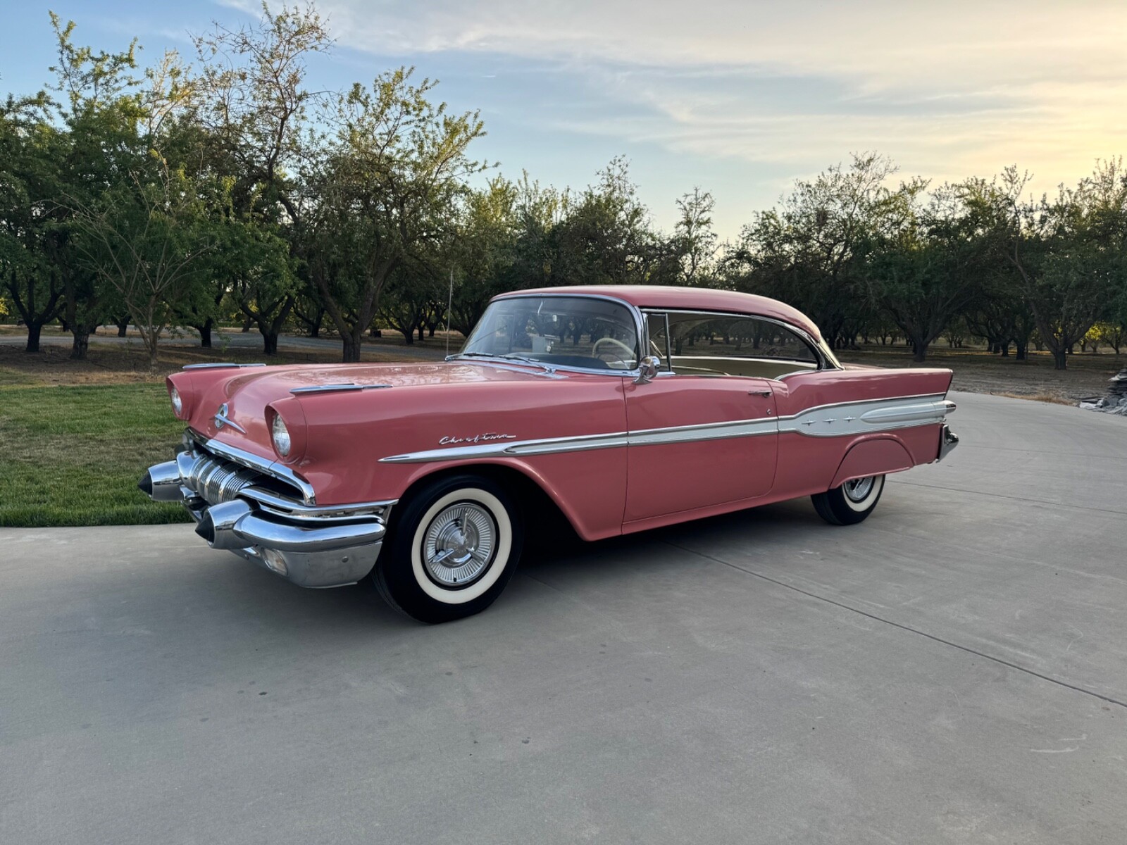 Pontiac-Chieftain-1957-Coupe-8