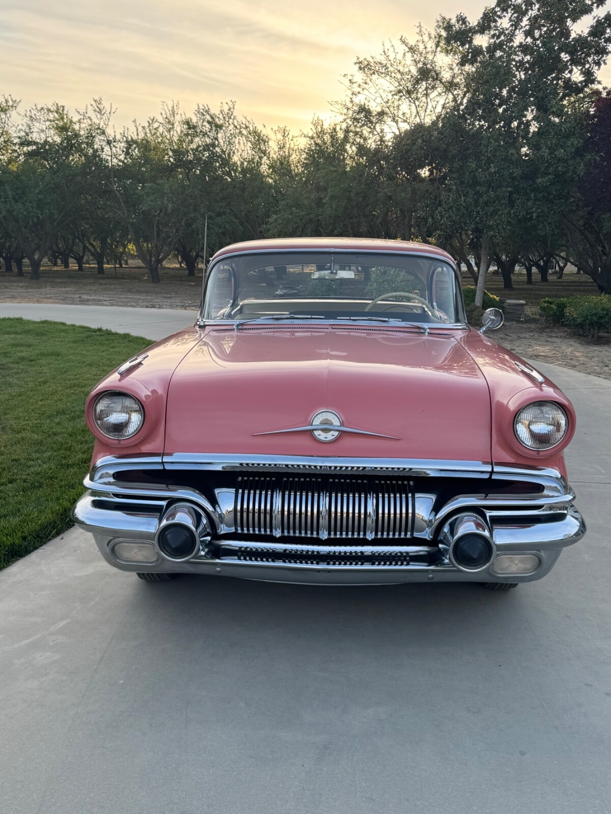 Pontiac-Chieftain-1957-Coupe-9