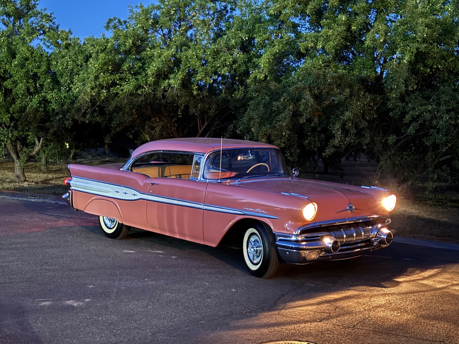 Pontiac-Chieftain-1957-Coupe