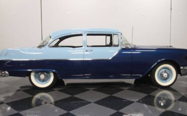 Pontiac-Chieftain-sedan-1955-blue-1