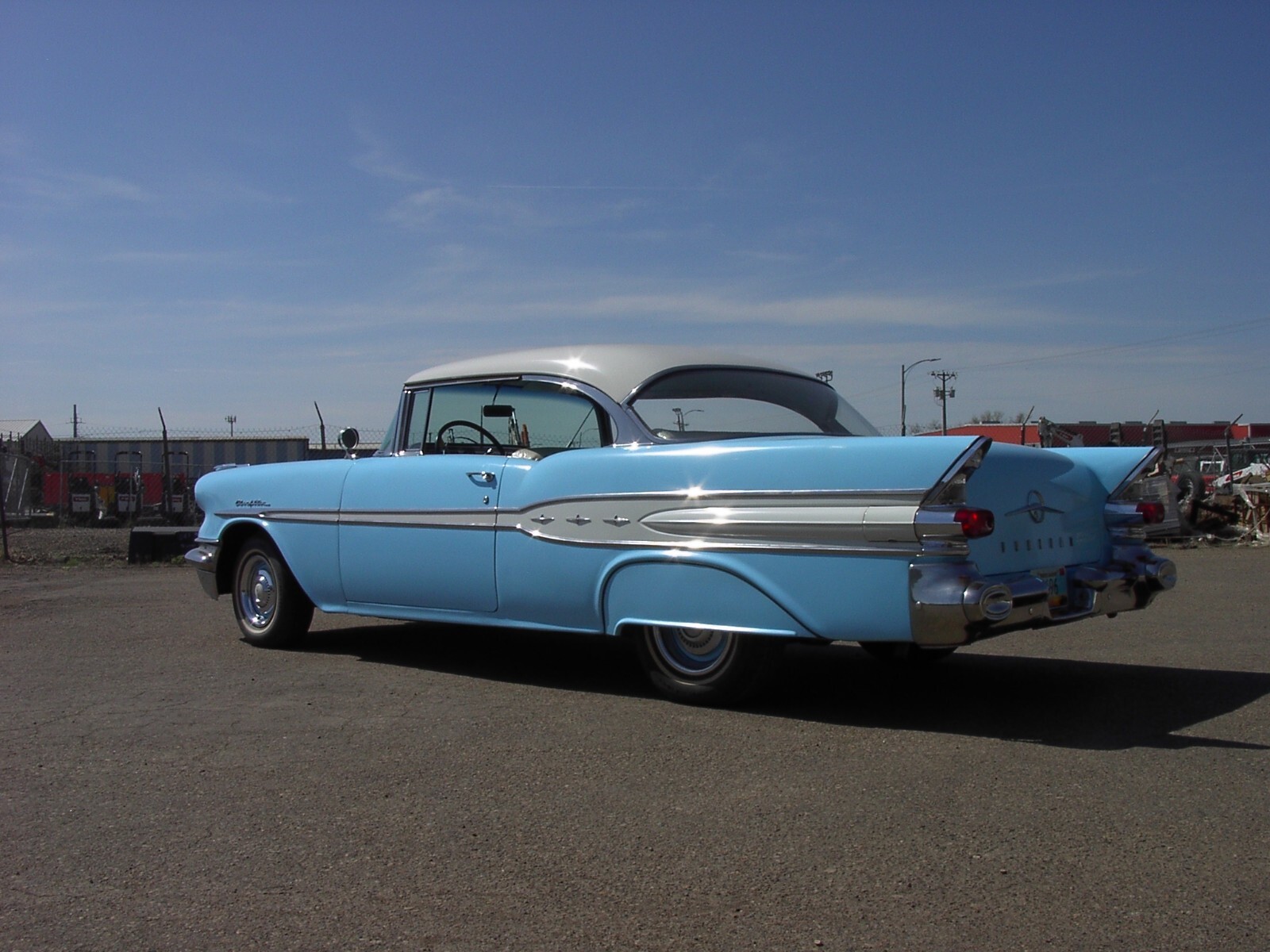 Pontiac-Chieftan-1957-1