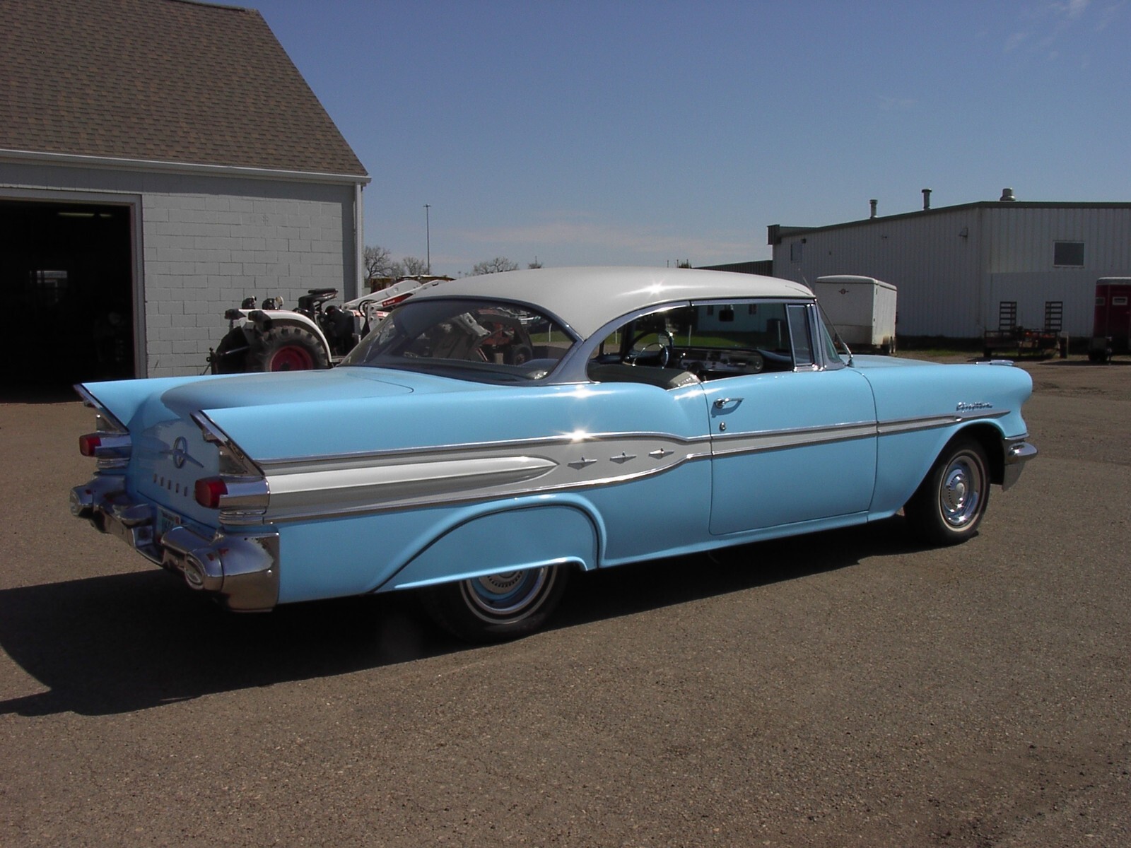 Pontiac-Chieftan-1957-13